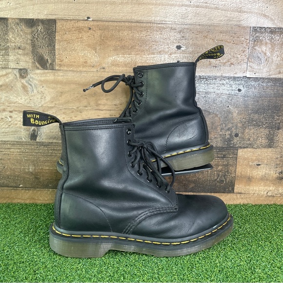 Dr Martens‎ Vintage 1460 Black Leather Boots Size 7 men’s - Picture 1 of 6